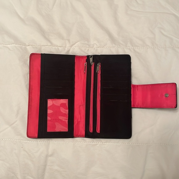 Keneth Cole REACTION wallet. - Picture 2 of 8